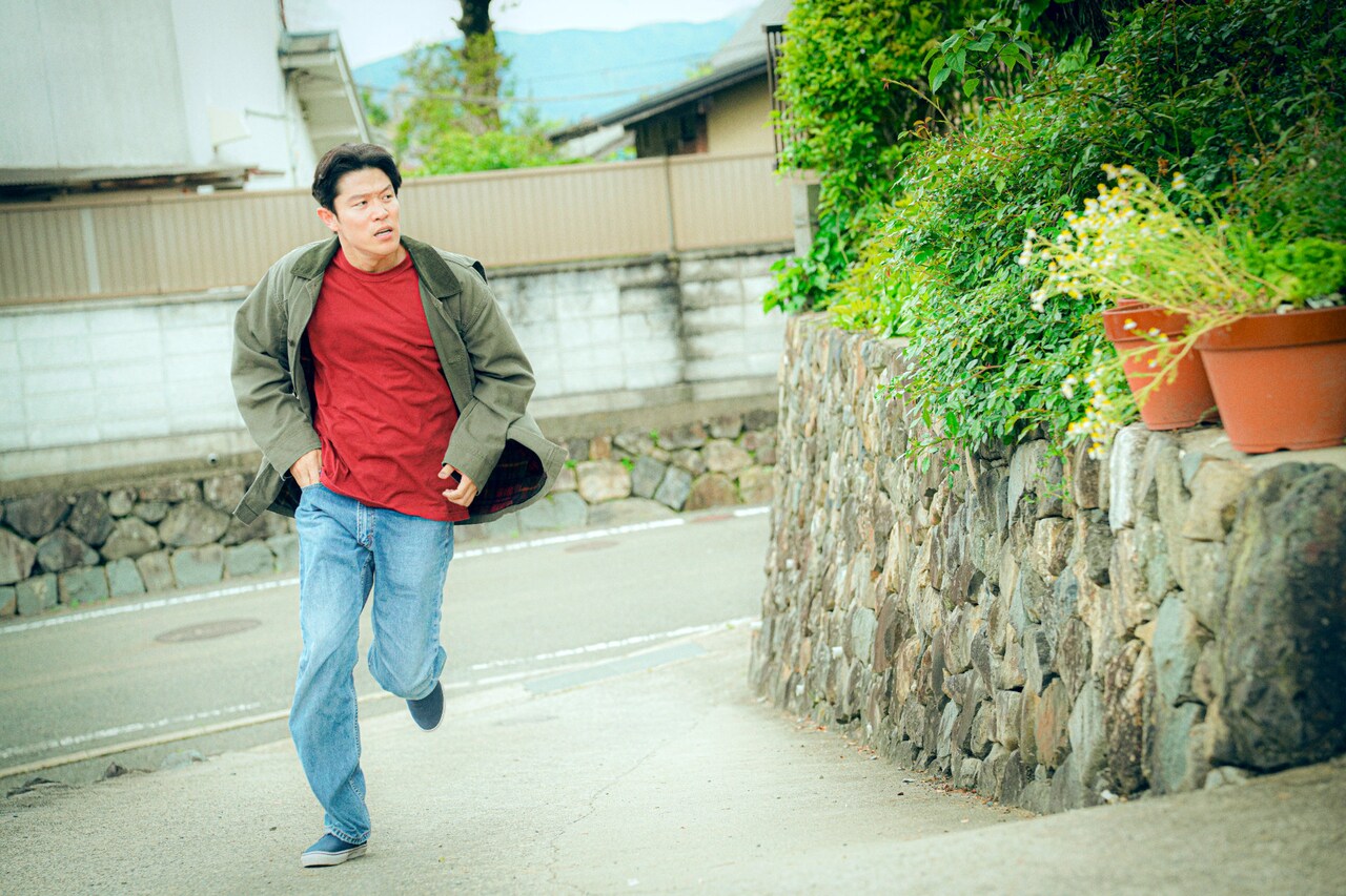 鈴木亮平が強烈なビンタ受ける「花まんま」本予告、AIが手がけた