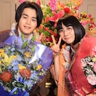 鈴鹿央士×松本穂香が「嘘解きレトリック」撮了、キャスト・スタッフへ愛と敬意伝える