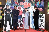 映画「はたらく細胞」神奈川・109シネマズ川崎の舞台挨拶に参加したメンバー。左から山本耕史、永野芽郁、佐藤健