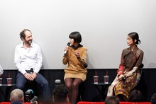 左からジュリアン・レジ、山中瑶子、河合優実