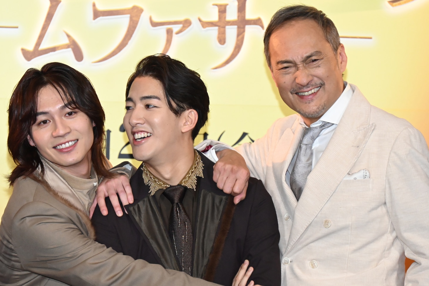 左から松田元太、尾上右近、渡辺謙