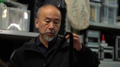 「孤独のグルメ2024大晦日スペシャル 太平洋から日本海 五郎、北へ あの人たちの所まで。」より、鈴木映画の社長を演じる塚本晋也