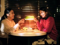 「ケーキに、アイスも」場面写真