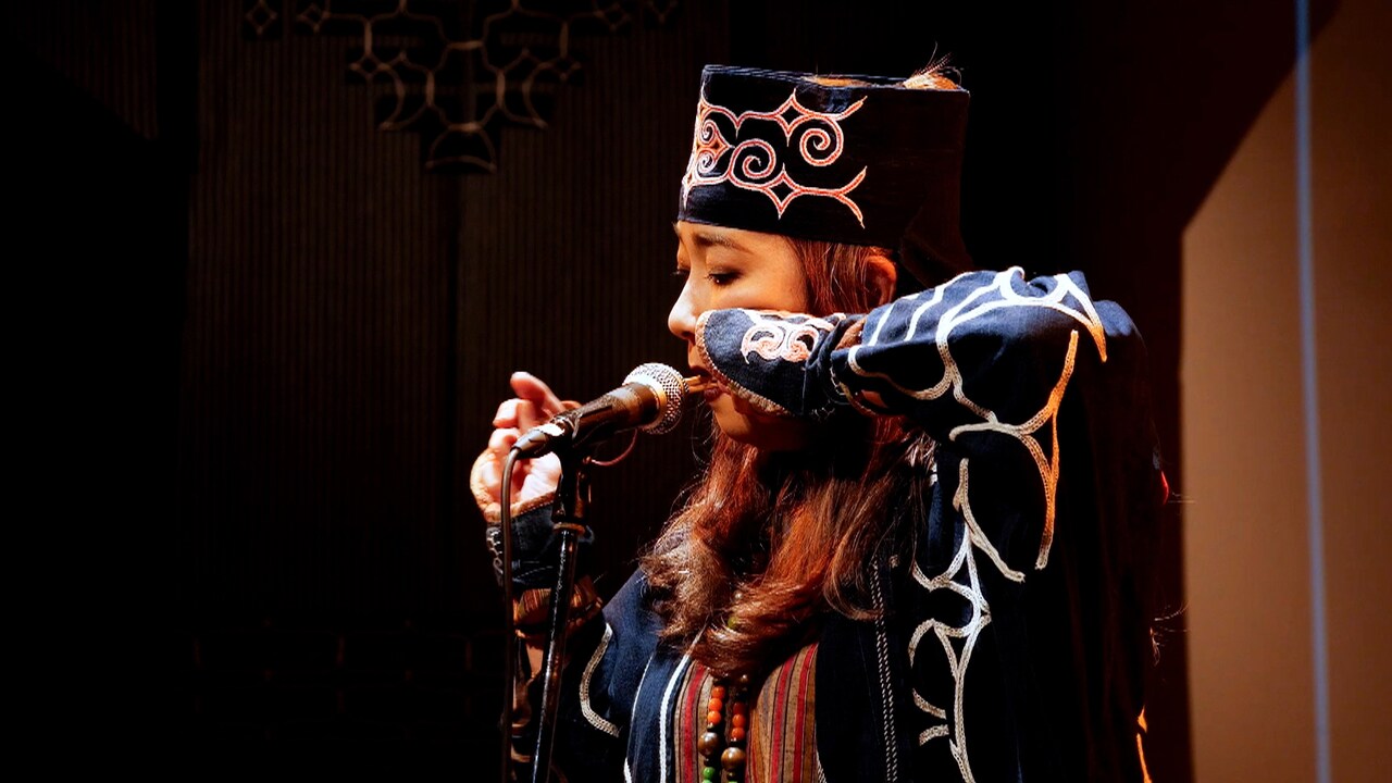 大宮浩一による新作ドキュメンタリーが公開、アイヌ料理店店主の思いに迫る