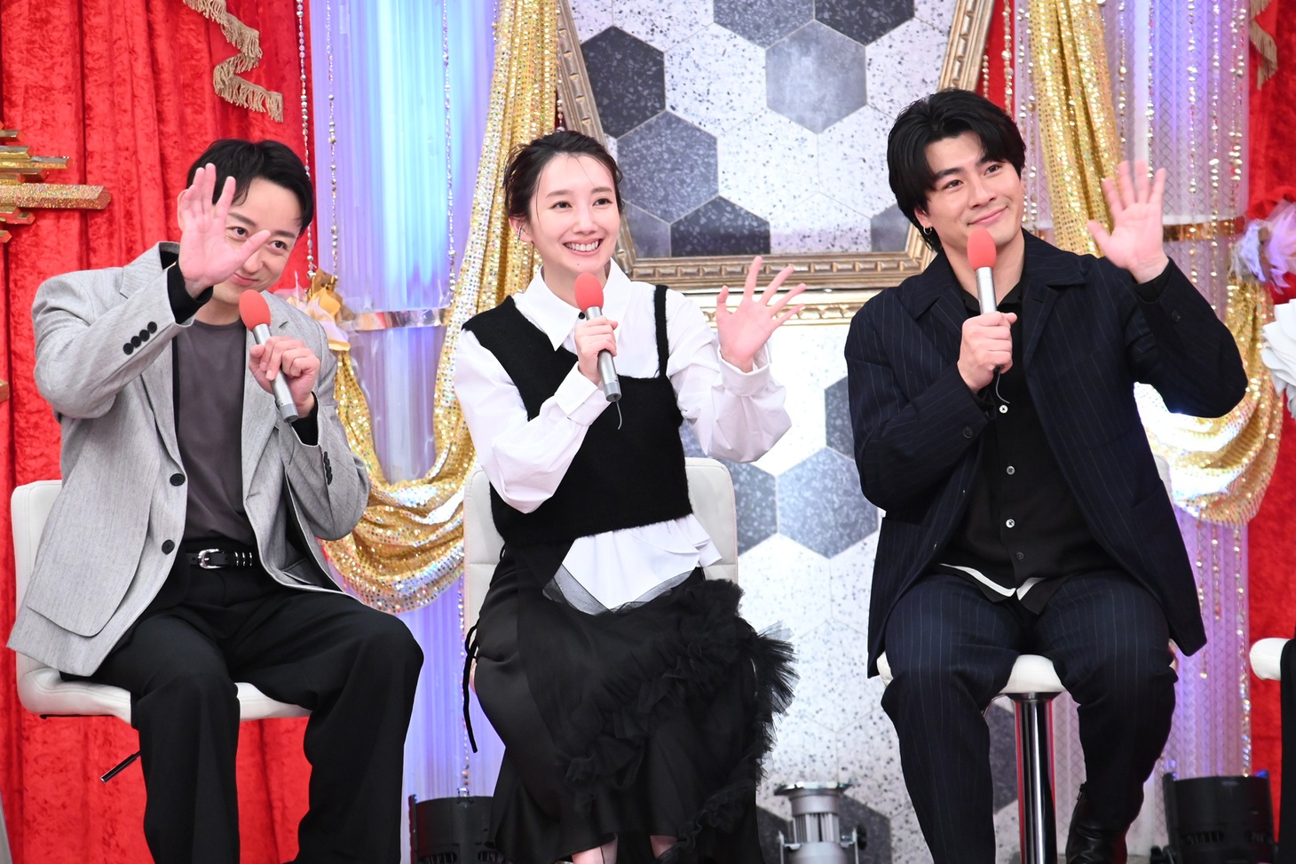 「フジテレビドラマライブ2025・冬」より、左から山本耕史、波瑠、森本慎太郎