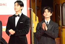 左からオク・テギョン、正門良規