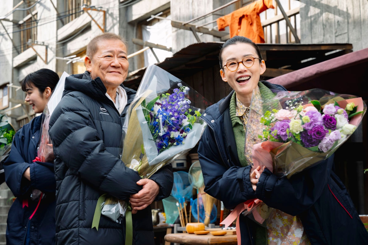 左から國村隼、中嶋朋子