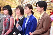 左から向里祐香、松本まりか、大地真央、堀海登