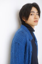 「井内悠陽カレンダー2025.04‐2026.03」より