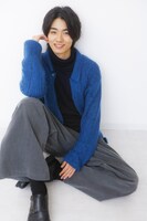 「井内悠陽カレンダー2025.04‐2026.03」より