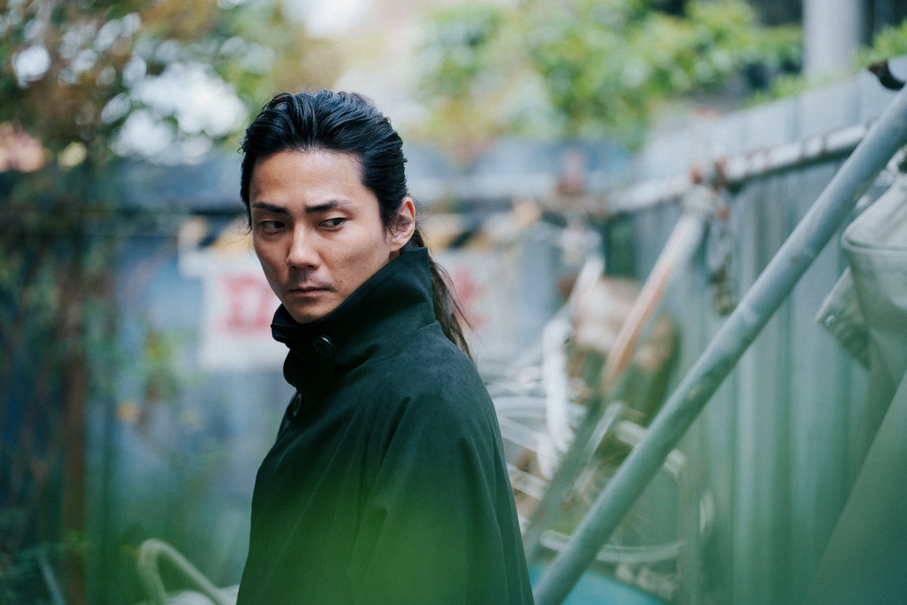 毎熊克哉の主演映画「初級演技レッスン」予告編、謎の演技講師に導かれ不思議な世界へ