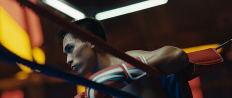 「その花は夜に咲く」場面写真