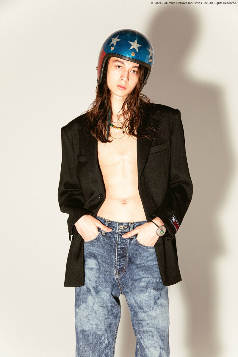 "Wyatt, Captain America" Laser Printed Denim Pants（税込5万9400円）の着用イメージ