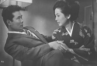 「喜劇・初詣列車」場面写真 © 東映