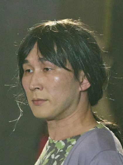 「S区の奇妙な人々」より、じろう（シソンヌ）。
