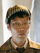 「S区の奇妙な人々」より、平井まさあき（男性ブランコ）