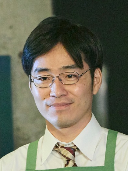 「S区の奇妙な人々」より、後藤淳平（ジャルジャル）。