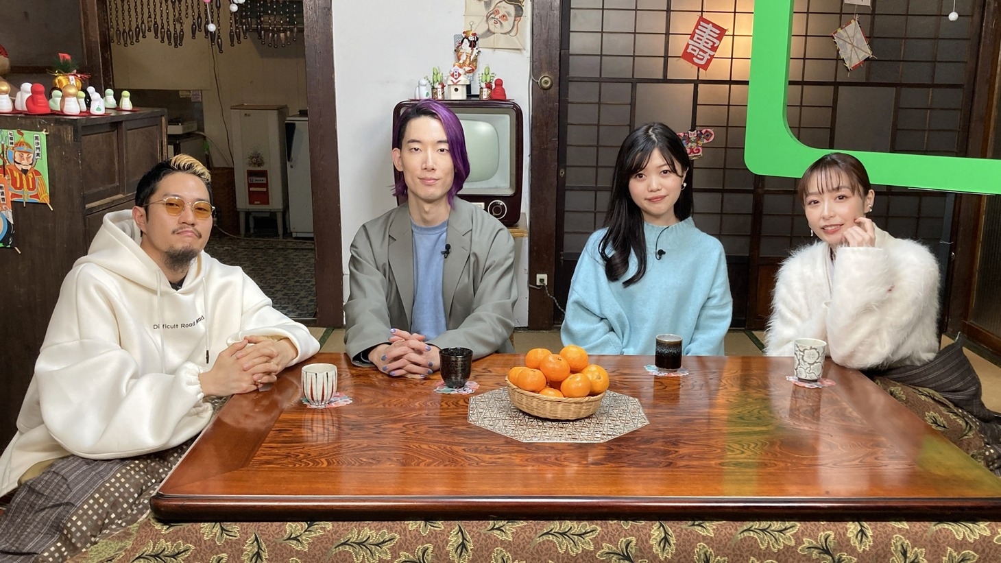 左からTaiTan、大島育宙、明日菜子、宇垣美里