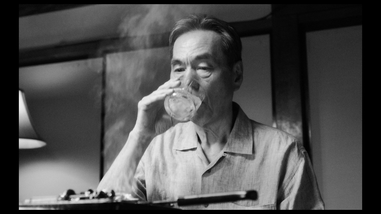 映画「敵」の料理はモノクロでもおいしそう、手がけたのはフードスタイリスト飯島奈美