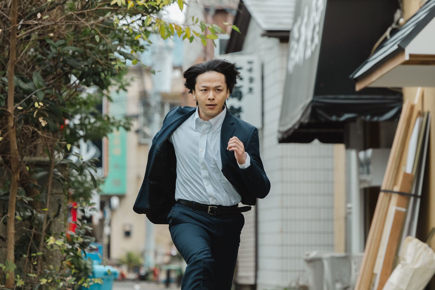 「ノンレムの窓」第1話「前の車を追ってください」新場面写真