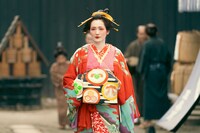 大河ドラマ「べらぼう～蔦重栄華乃夢噺～」で九郎助稲荷を演じる綾瀬はるか