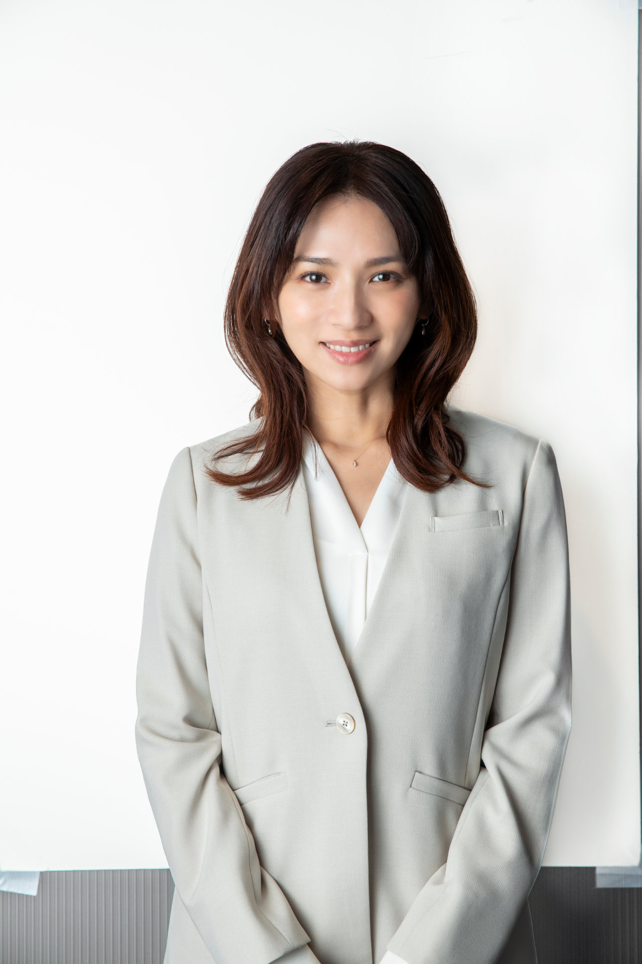「いきなり婚」より、野波麻帆演じる謎の女