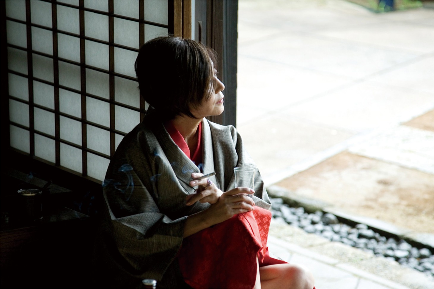 「真・女立喰師列伝」場面写真 ©2007八八粍・デイズ／NBCユニバーサル・エンターテイメント