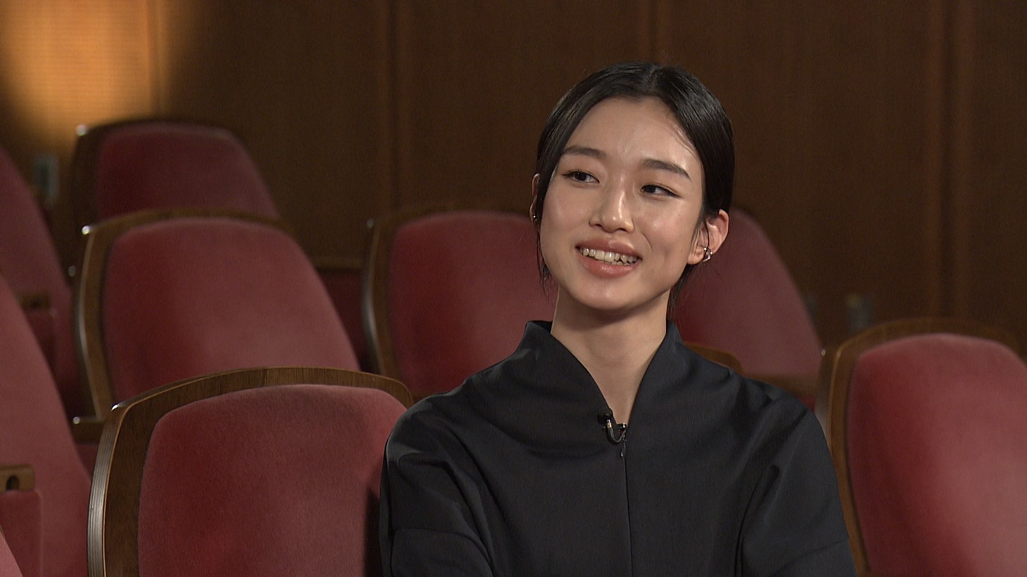 「スイッチインタビュー」より、河合優実。（写真提供：NHK）