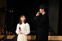 左から芳根京子、松坂桃李