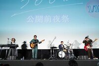 HYによるミニライブの様子