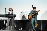 HYによるミニライブの様子