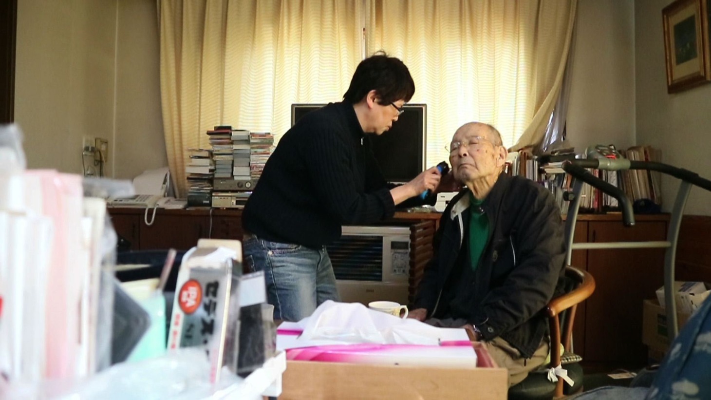 「うしろから撮るな 俳優織本順吉の人生」場面写真