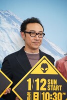 日曜ドラマ「ホットスポット」制作発表会見より、角田晃広