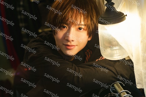 「板垣李光人カレンダー2025.4-2026.3」特典カット(ローソン店頭Loppi / HMV&BOOKS online・HMV店舗)