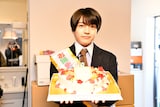 「御曹司に恋はムズすぎる」の撮影現場で28歳の誕生日を迎えた西畑大吾