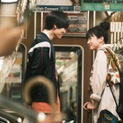 萩原利久×河合優実が電車で見つめ合う「今日空」場面写真、公開日も明らかに