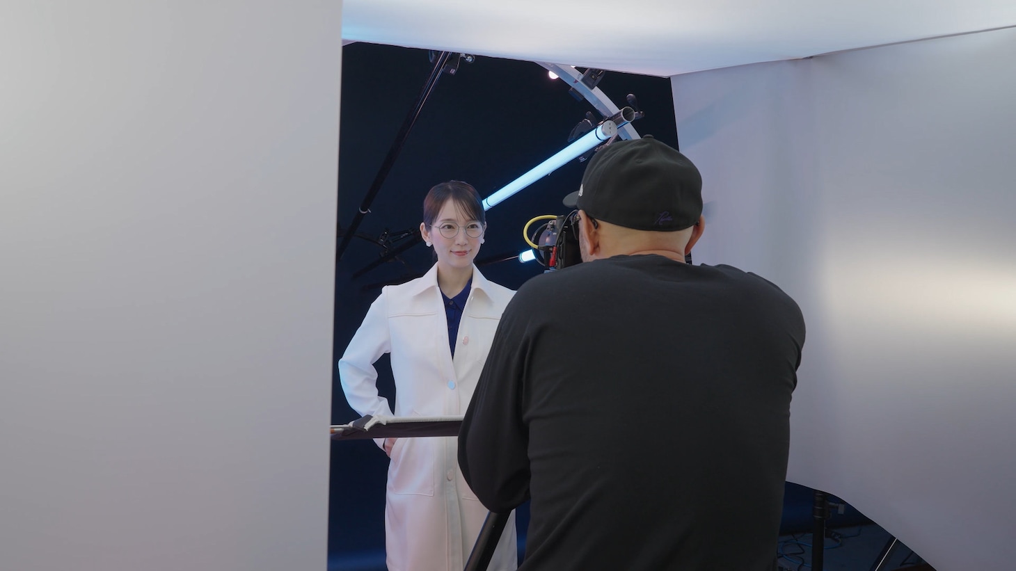 「AI DIC岡里帆」メイキング写真