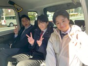 「トーキョーカモフラージュアワー」のオフショット。左からキャストの新山、松倉海斗、大倉空人