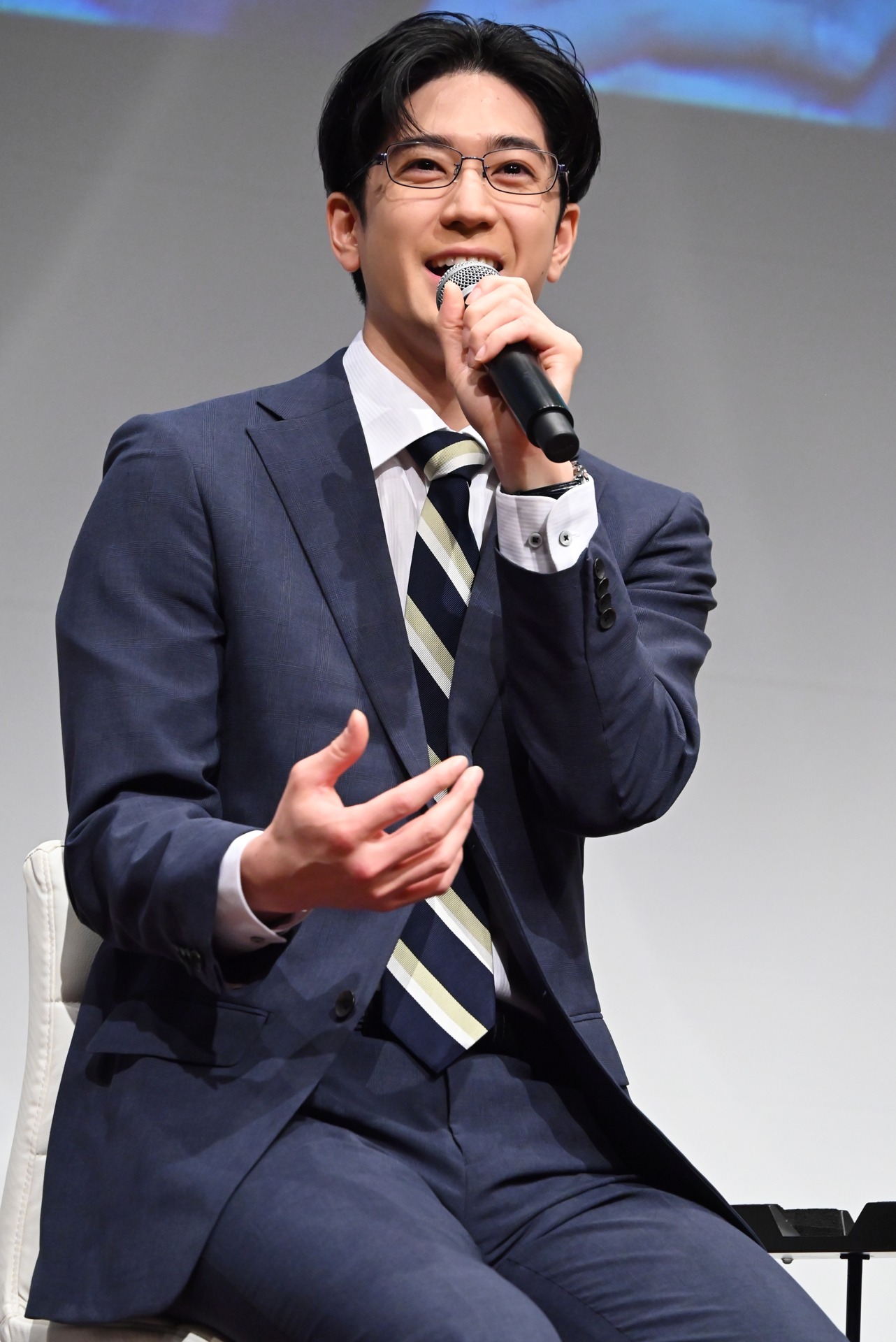 中島裕翔