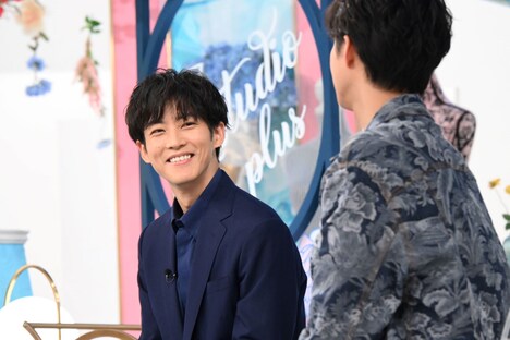 「A-Studio+」1月17日放送回より、左から松坂桃李、藤ヶ谷太輔