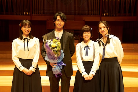 「片思い世界」のキャスト。左から広瀬すず、横浜流星、杉咲花、清原果耶