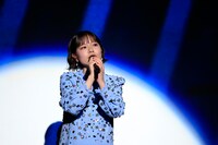 映画「大きな玉ねぎの下で」完成披露舞台挨拶より、asmi