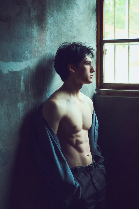 「パース・ナクン ファースト写真集(仮)」先行カット