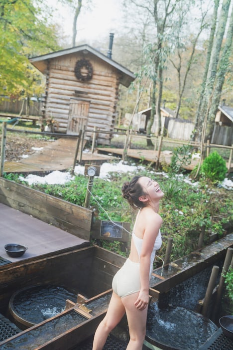 「岡田結実フォトブック（仮）」より