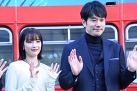 左から広瀬すず、松山ケンイチ