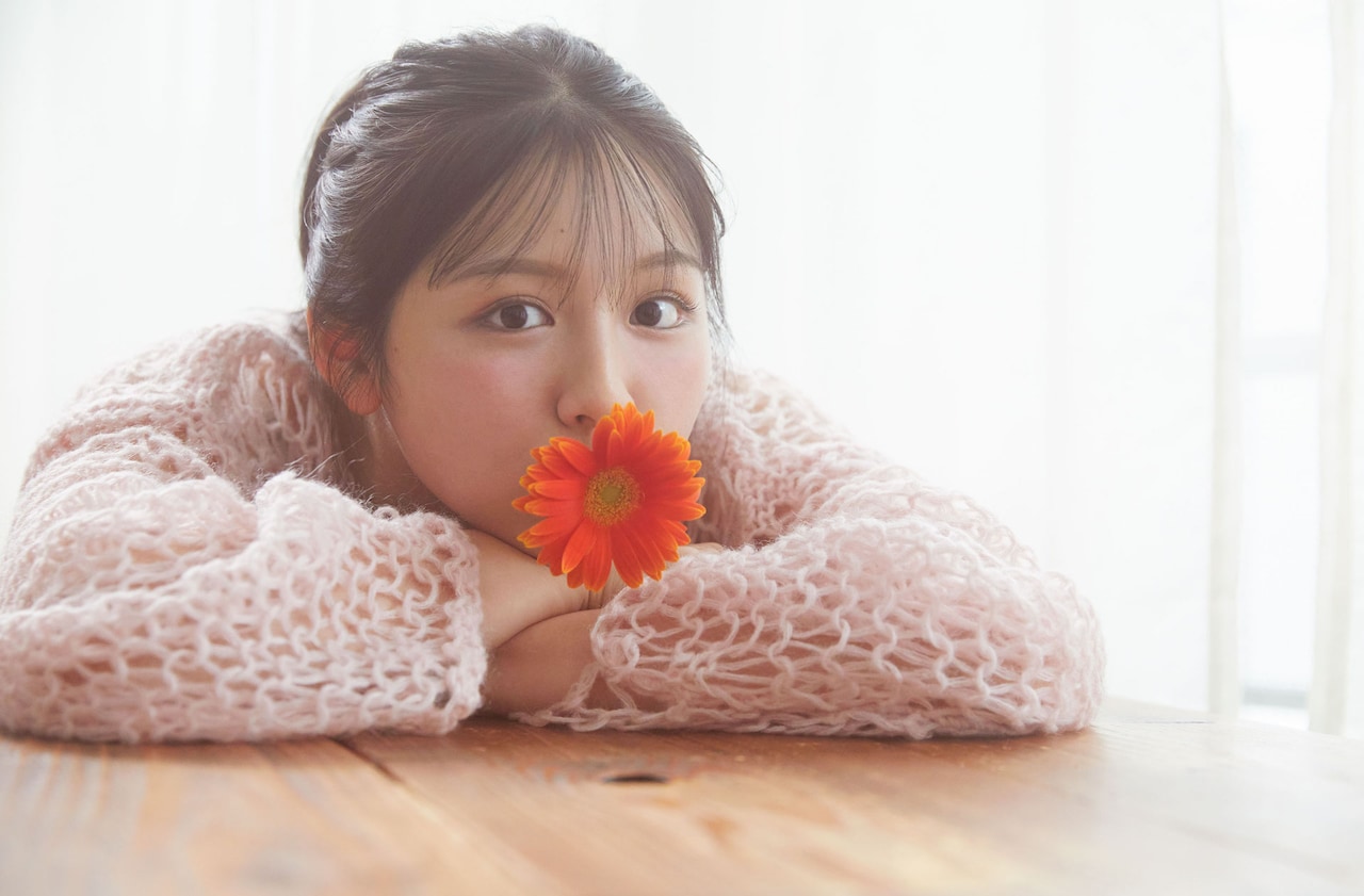 渡邉美穂のかわいらしい姿や大人な表情切り取った卓上カレンダー発売