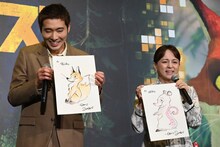 左から柄本佑、いとうまい子