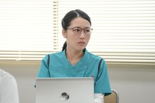 辻凪子演じる篠宮朱里