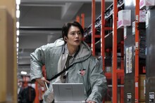 「ラストマイル」より、岡田将生 ©2024 映画『ラストマイル』製作委員会