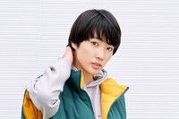 瑚々演じるあきら